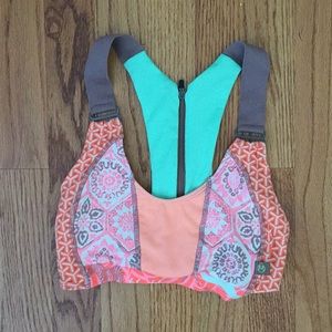 Cute sports bra, size medium